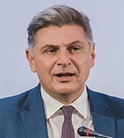 Φαραντούρης: Οι νέοι άνθρωποι θέλουν οικογένεια, αλλά δεν μπορούν