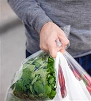 Κάθετη μείωση στη χρήση πλαστικής λεπτής σακούλας στα σούπερ μάρκετ