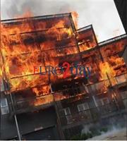 Στις φλόγες πολυκατοικία στο Λονδίνο